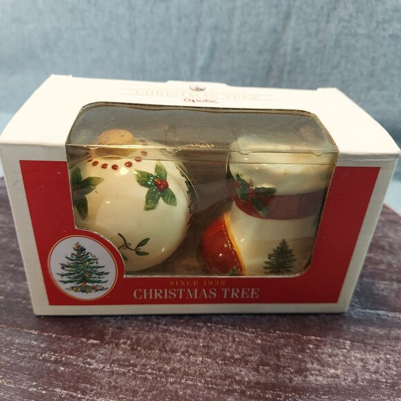 Spode Christmas Tree Figural Salt & Pepper Shakers 2.5" Ceramic Collectible Set - Picture 2 of 15